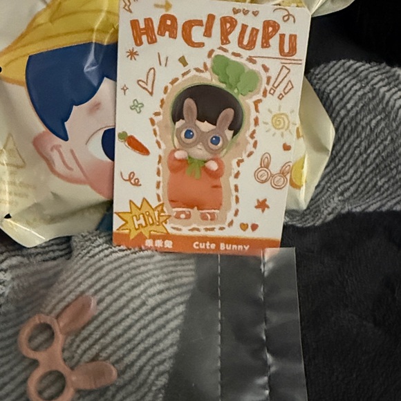 Authentic Pop Mart Hacipupu Whispers of My World Series figure - Picture 2 of 6